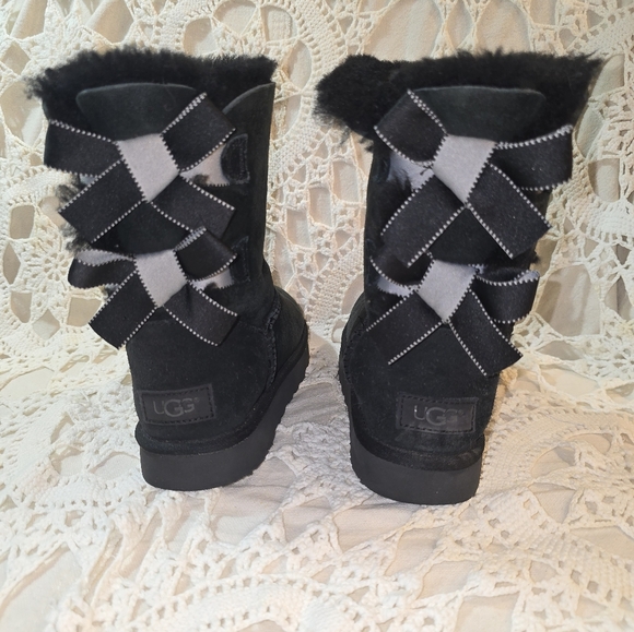 Women's Uggs, Bailey Bow II, Ugg boots, womens boots - Picture 2 of 7